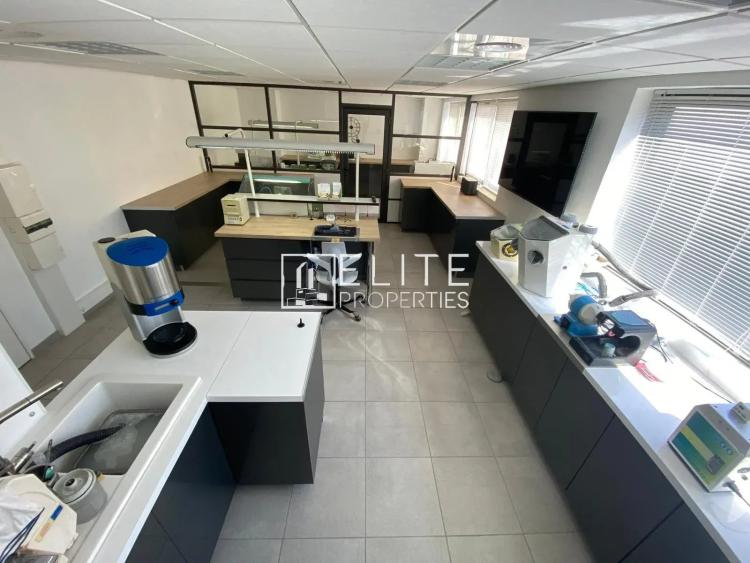 MOUGINS – BUREAUX LUMINEUX DE 51 M²