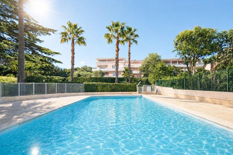 Cannes – Quartier Oxford | Spacieux T4 avec vaste terrasse, jardin & garage