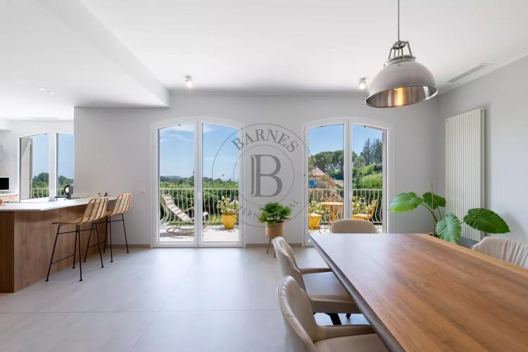 LA ROQUETTE-SUR-SIAGNE – VILLA FAMILIALE RÉNOVÉE – APERÇU MER