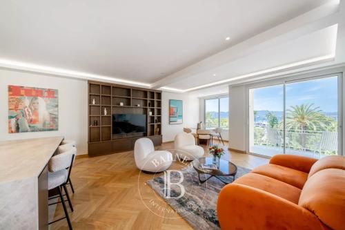 EXCLUSIVITÉ CANNES CROISETTE - 3 PIÈCES - TERRASSE - VUE MER