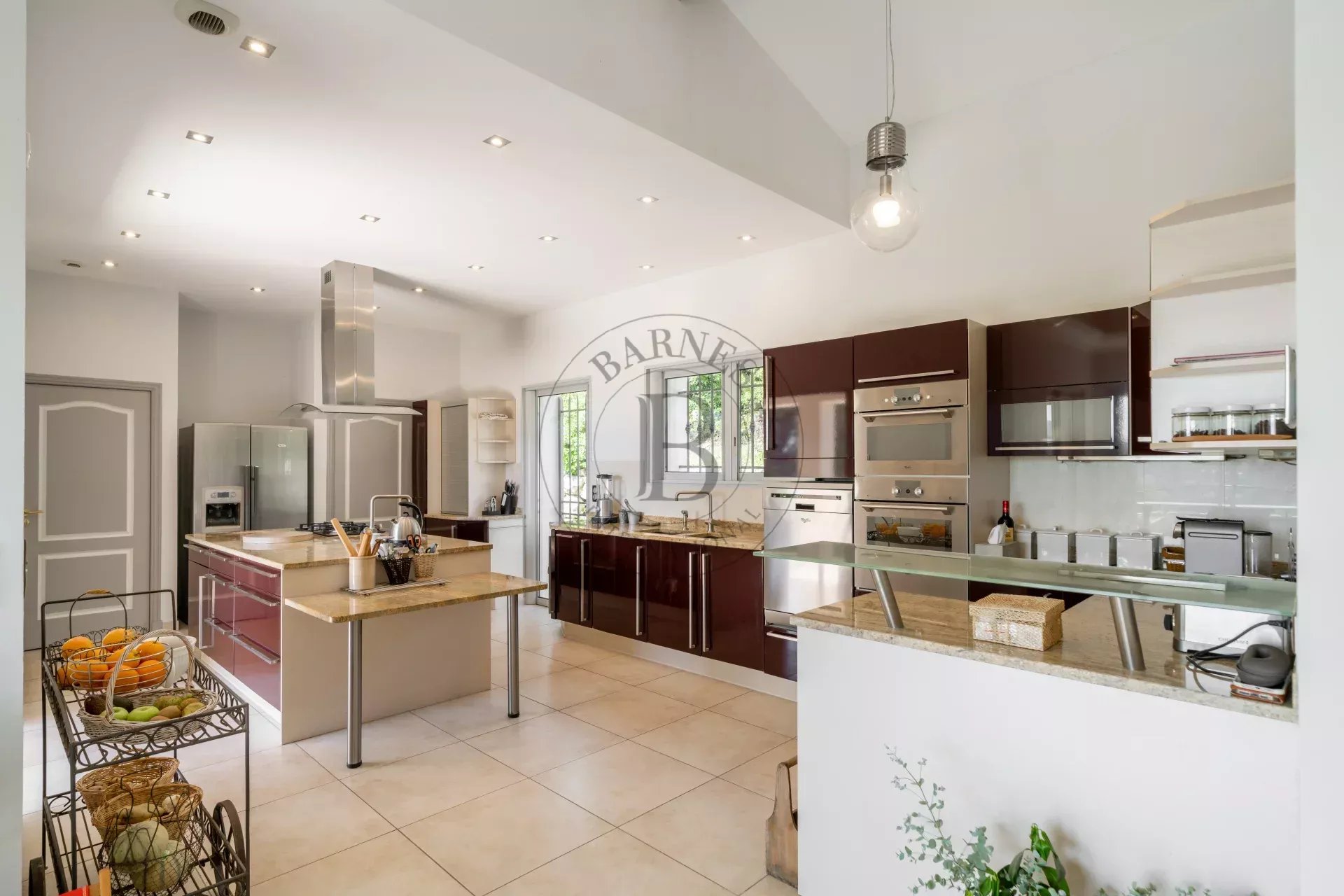 EXCLUSIVITÉ MOUGINS - VILLA NÉO-PROVENÇALE - VUE DÉGAGÉE
