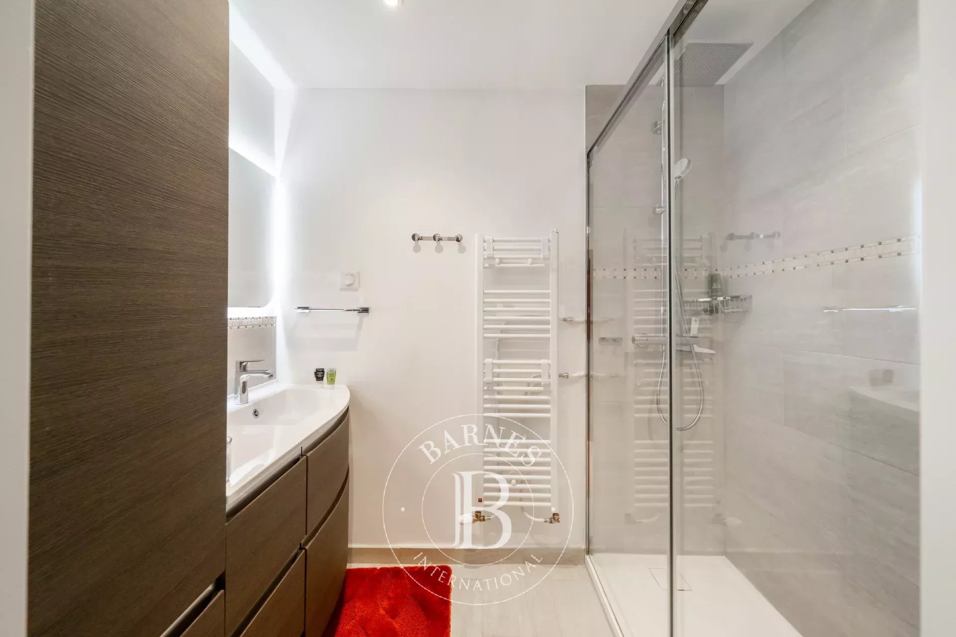 MANDELIEU LA NAPOULE - APPARTEMENT 4 PIECES RÉNOVÉ - VUE PORT