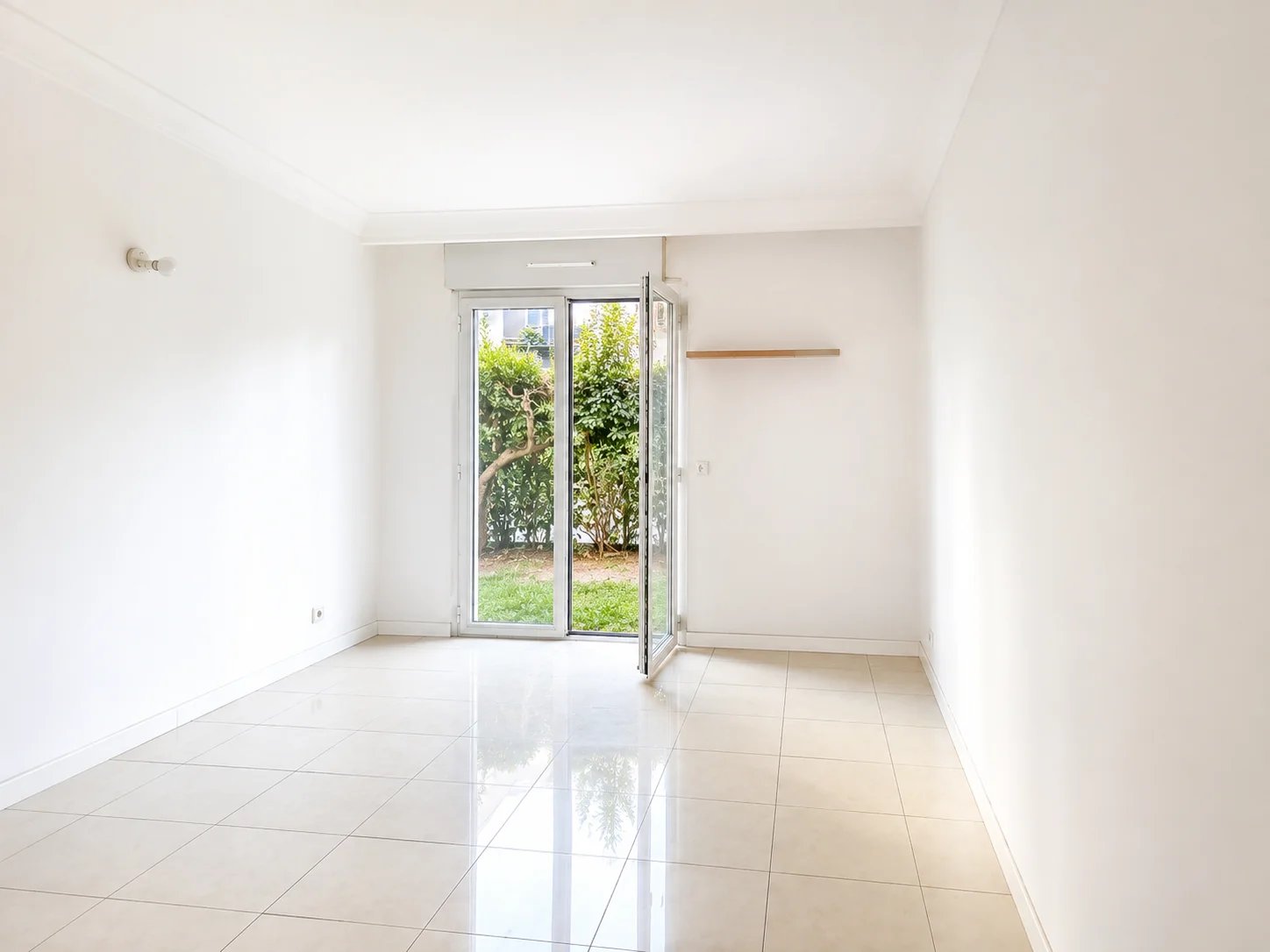 Cannes – Quartier Oxford | Spacieux T4 avec vaste terrasse, jardin & garage