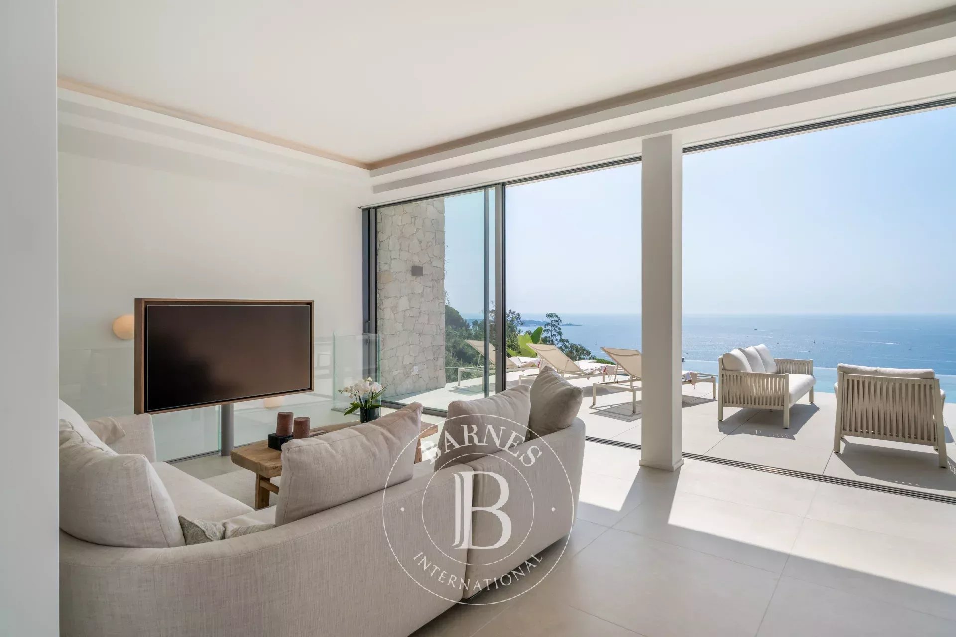 SUPER CANNES - VILLA CONTEMPORAINE NEUVE - VUE MER PANORAMIQUE SPECTACULAIRE