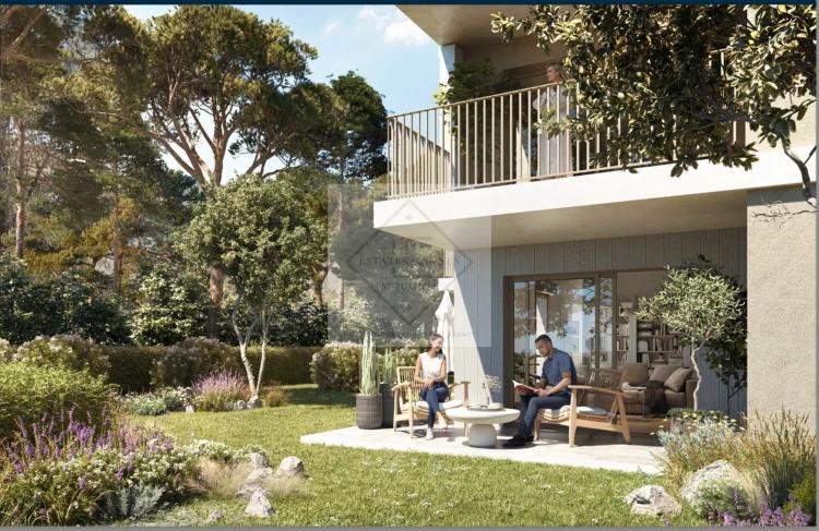 Adresse exclusive – Appartement dernier étage avec rooftop à 100 m de la plage
