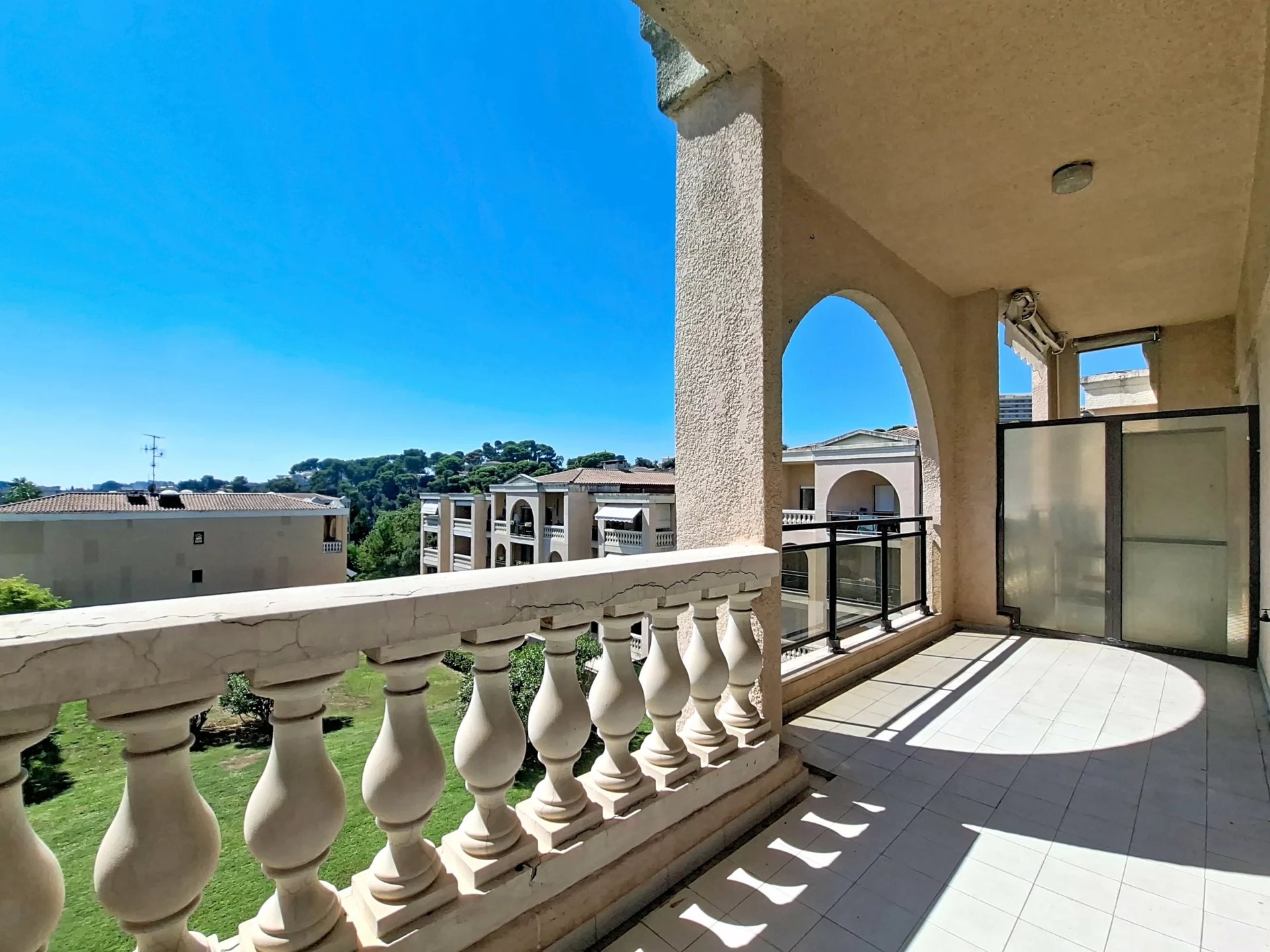 VENTE STUDIO DERNIER ETAGE LE CANNET - MOULIERES