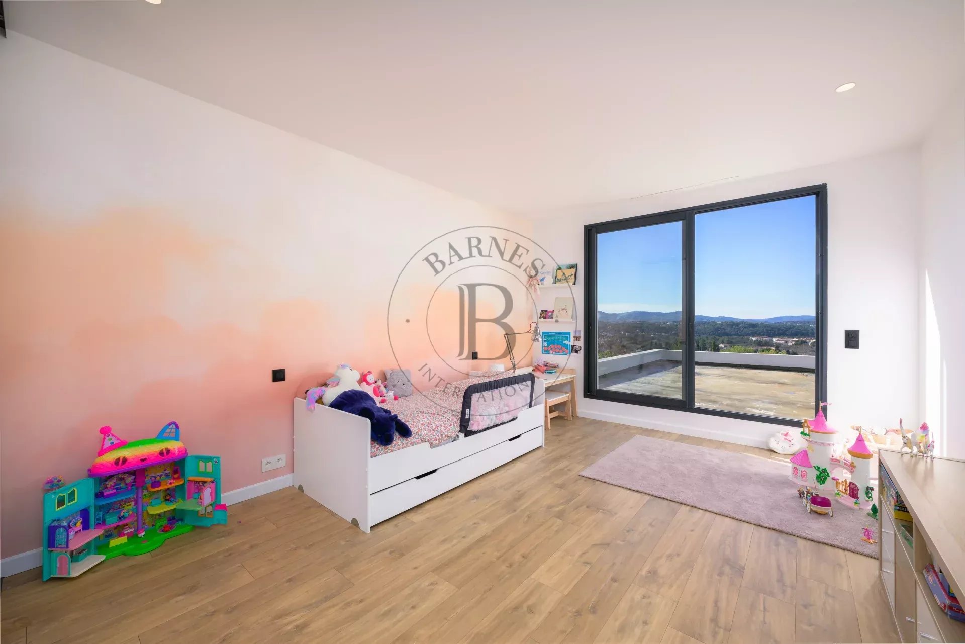 MOUANS SARTOUX - VILLA CONTEMPORAINE - AU CALME