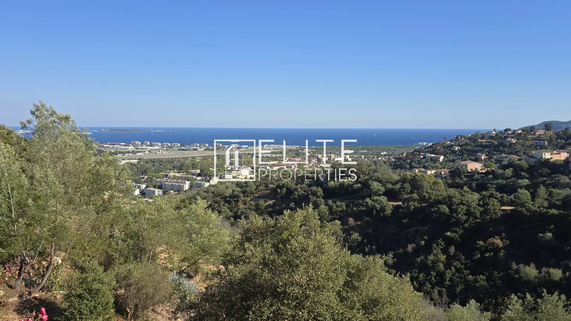 MAISON DE 155 m² + PISCINE & VUE MER  – MANDELIEU-LA-NAPOULE