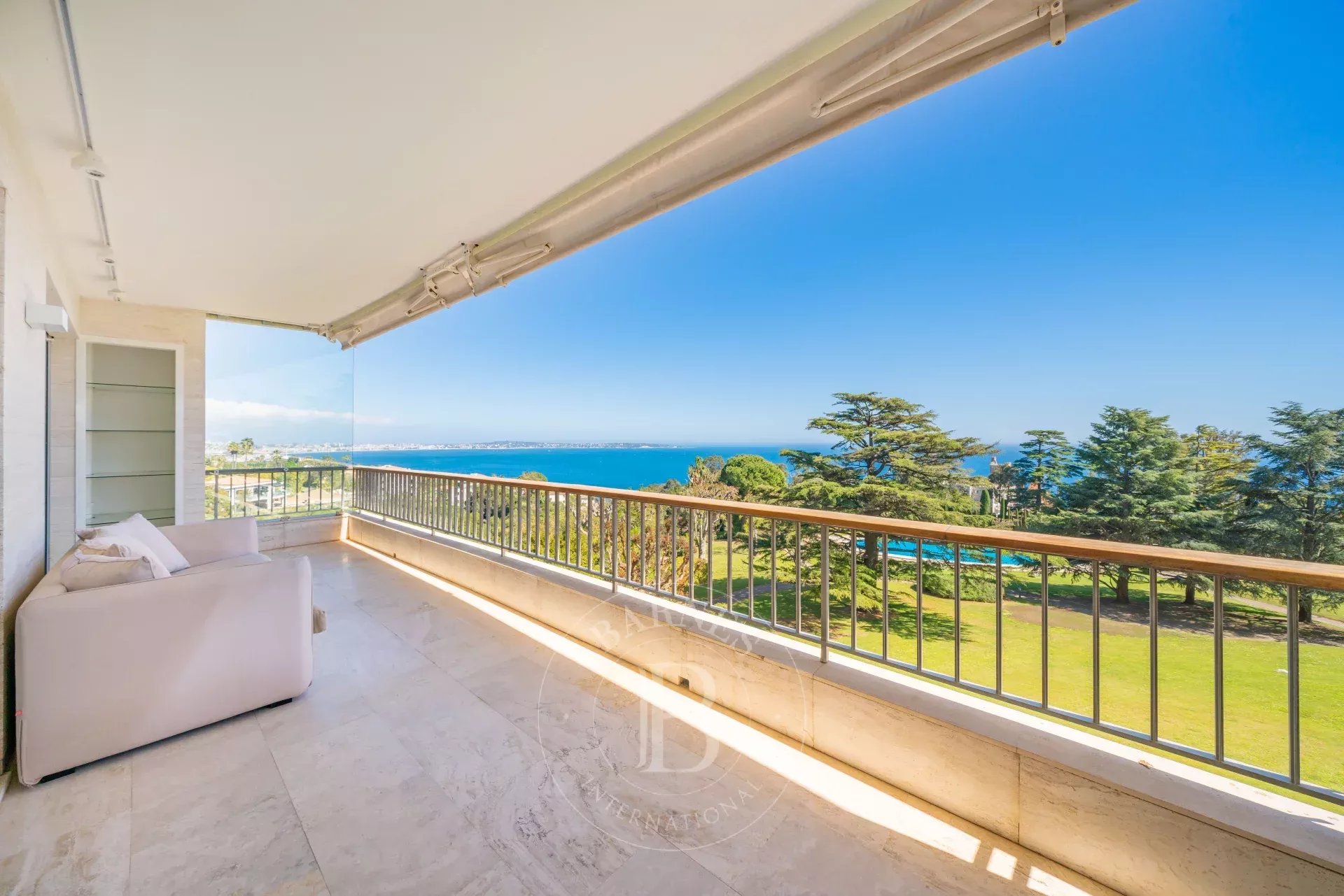 CANNES CALIFORNIE  - 3 CHAMBRES - TERRASSE - VUE MER PANORAMIQUE