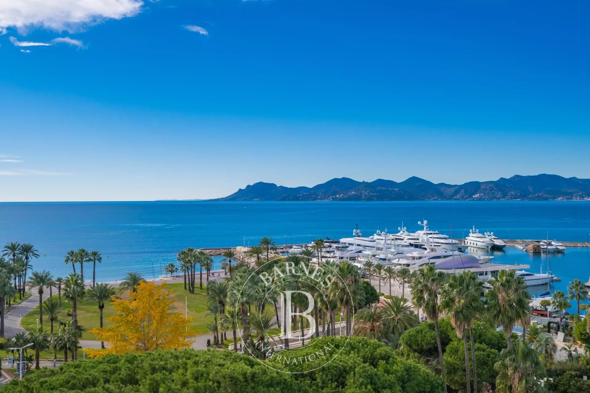 CANNES – CROISETTE PALM BEACH – PENTHOUSE VUE MER PANORAMIQUE – TOIT TERRASSE 250 M² – 3 CHAMBRES