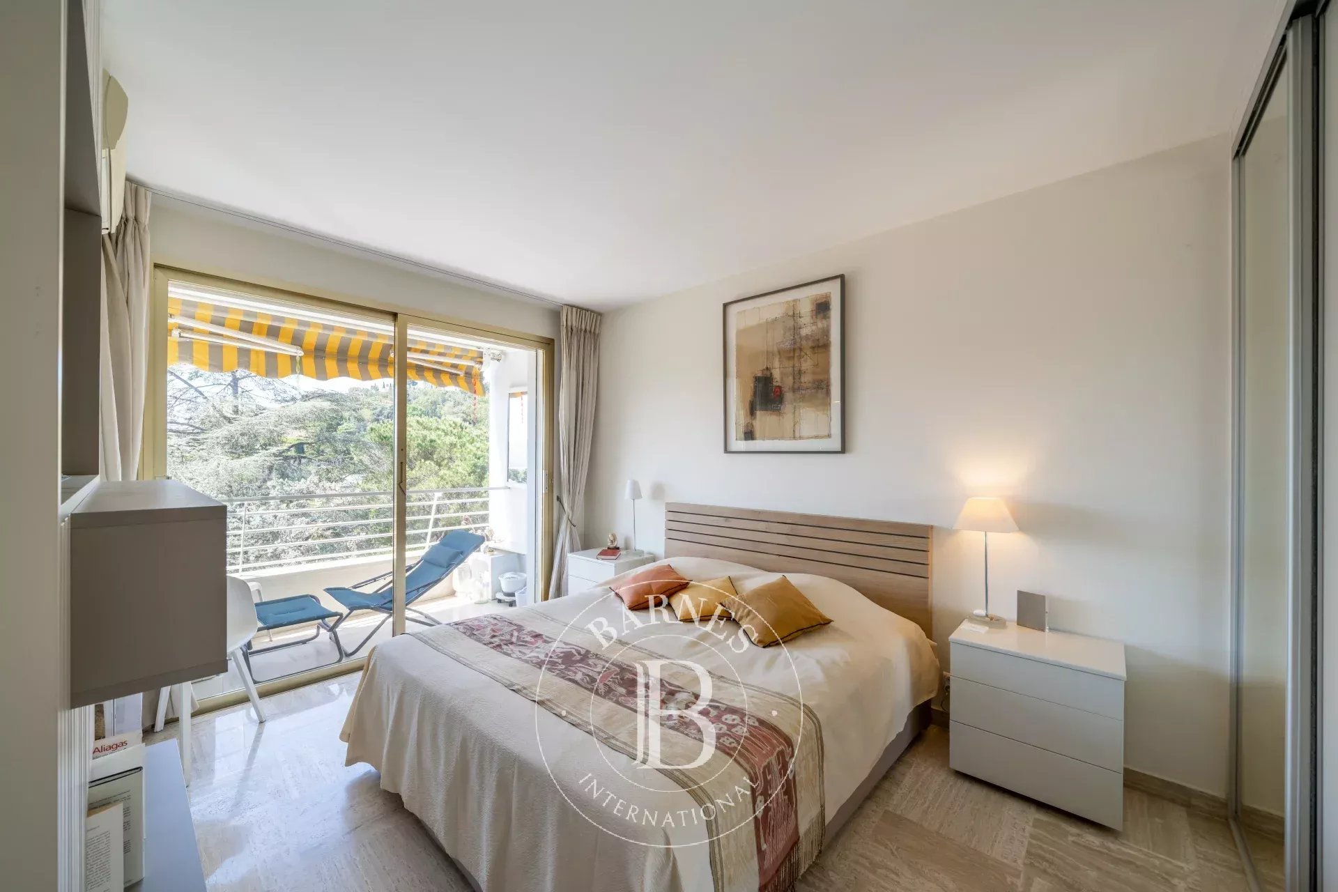 EXCLUSIVITÉ – CANNES BAS CROIX DES GARDES – VUE PANORAMIQUE MER – TERRASSE – 2 CHAMBRES