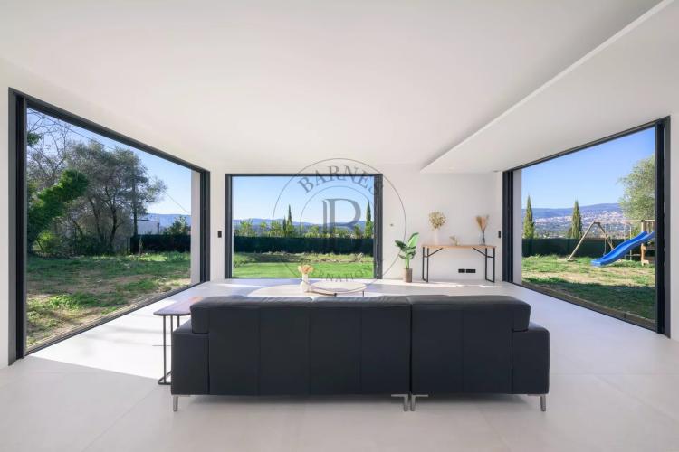 MOUANS SARTOUX - VILLA CONTEMPORAINE - AU CALME