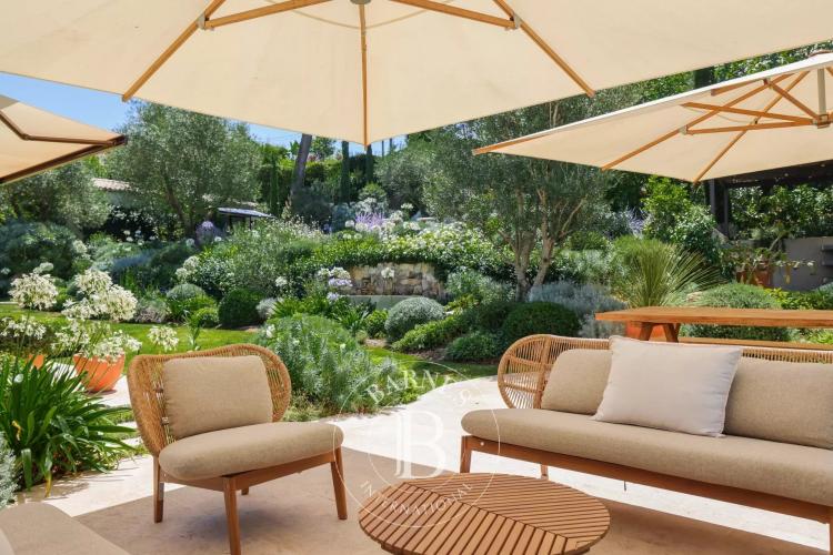 PROCHE MOUGINS - LE CANNET - VILLA RÉNOVÉE - PISCINE