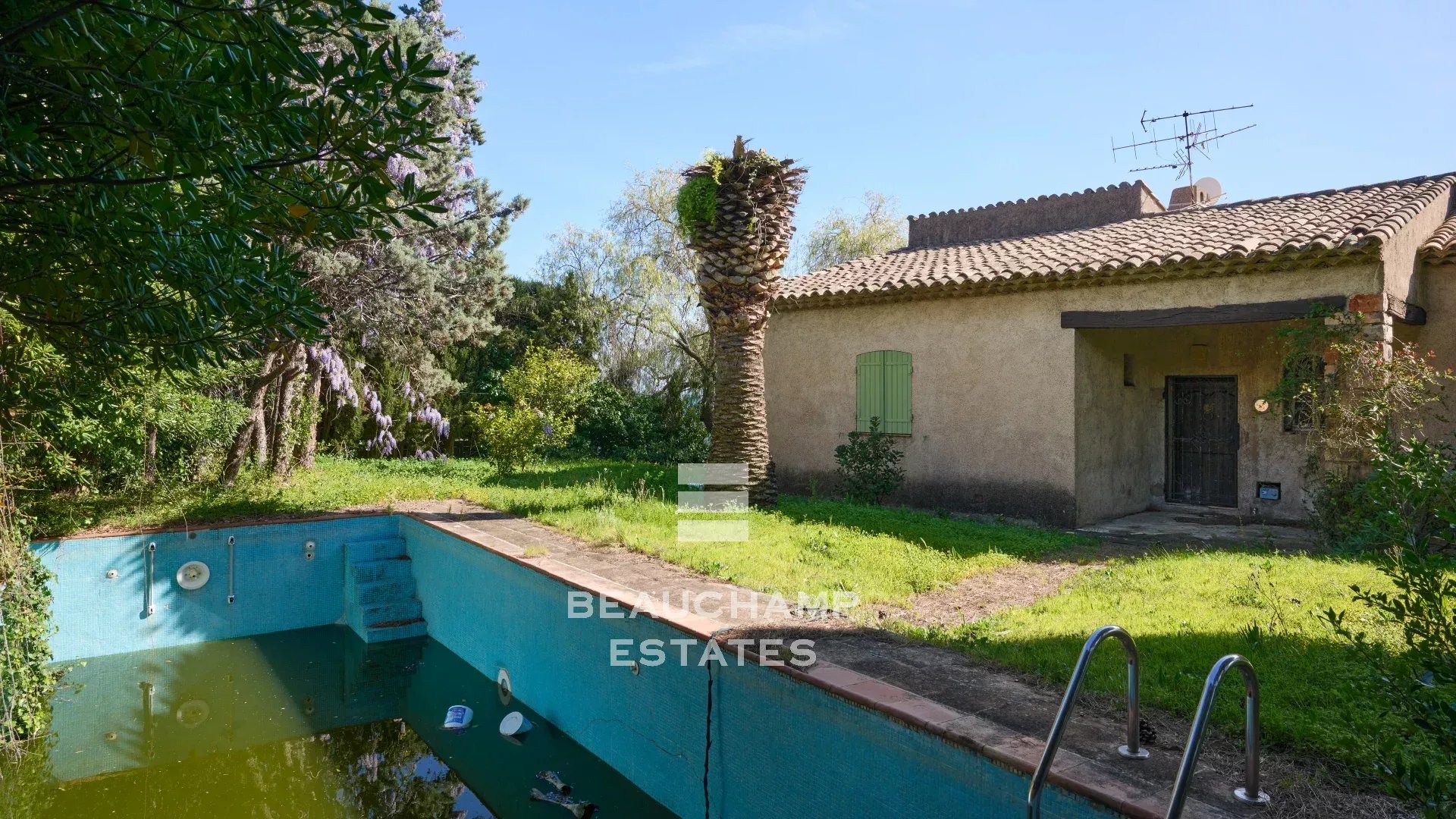 Propriété 5 chambres à rénover avec vue mer panoramique - Cannes - La Croix-des-Gardes