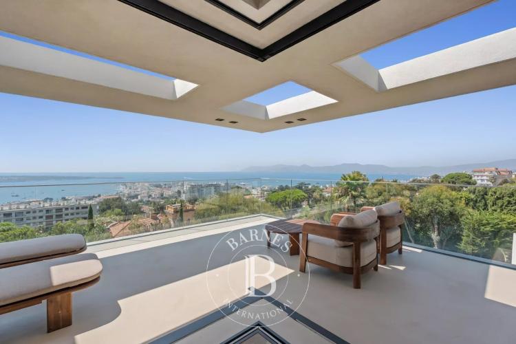 CANNES CALIFORNIE - VILLA CONTEMPORAINE AVEC VUE MER PANORAMIQUE - 8 CHAMBRES