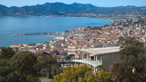 Villa vue mer panoramique - Cannes californie