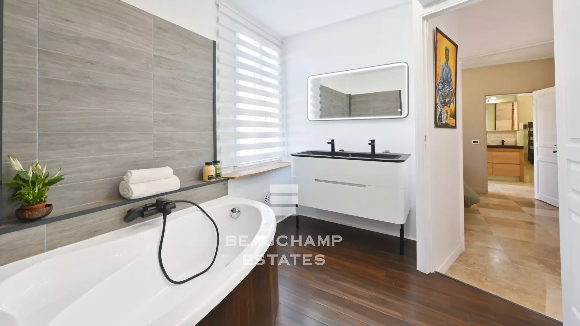 Appartement entièrement rénové avec vue mer