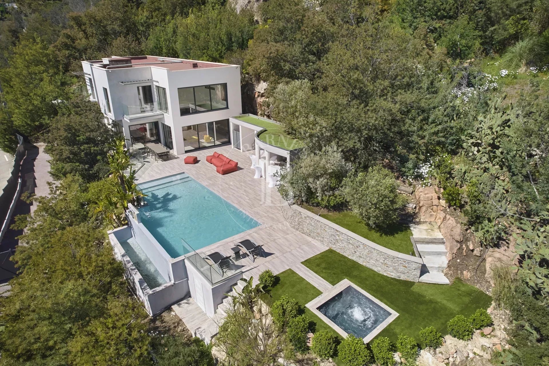 MANDELIEU LA NAPOULE - VILLA CONTEMPORAINE - VUE MER PANORAMIQUE