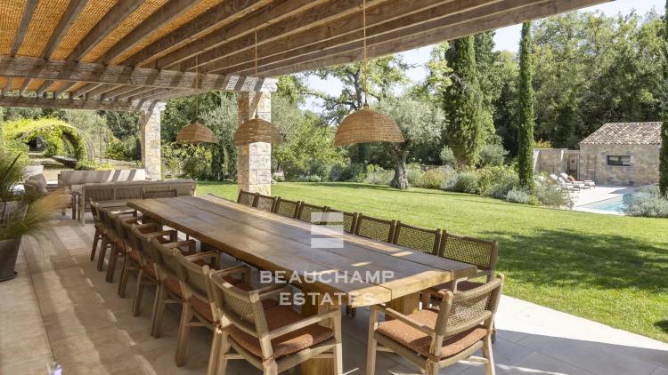 Exclusivité - Domaine fermé de 12 chambres  avec piscine  - Valbonne