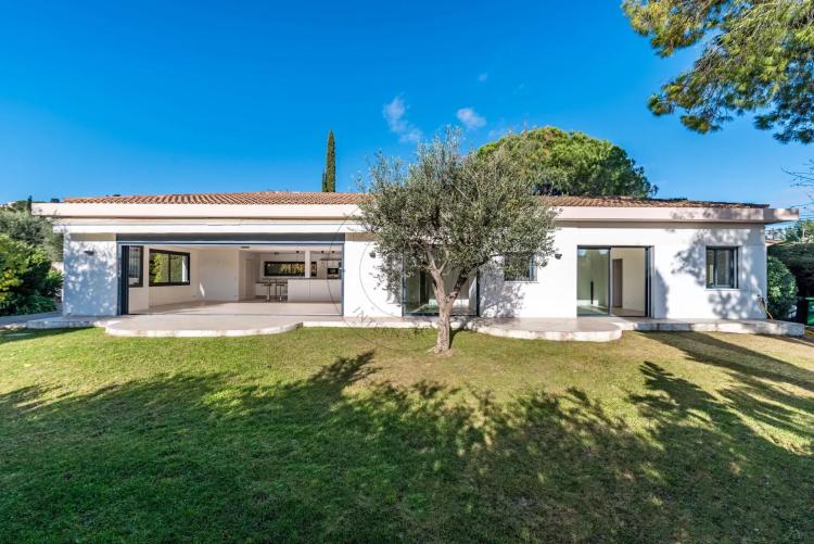 MOUGINS – VILLA DE PLAIN-PIED