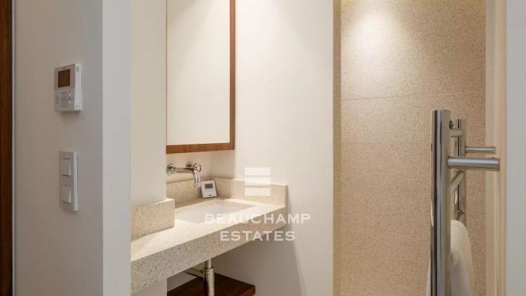 Vue mer & adresse d’exception – Appartement rénové, Cannes Croisette, 3 chambres, terrasse sur les jardins