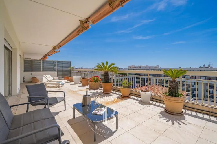 CANNES - BANANE - DERNIER ÉTAGE - 4 PIÈCES - TERRASSE 137m²- PARKING