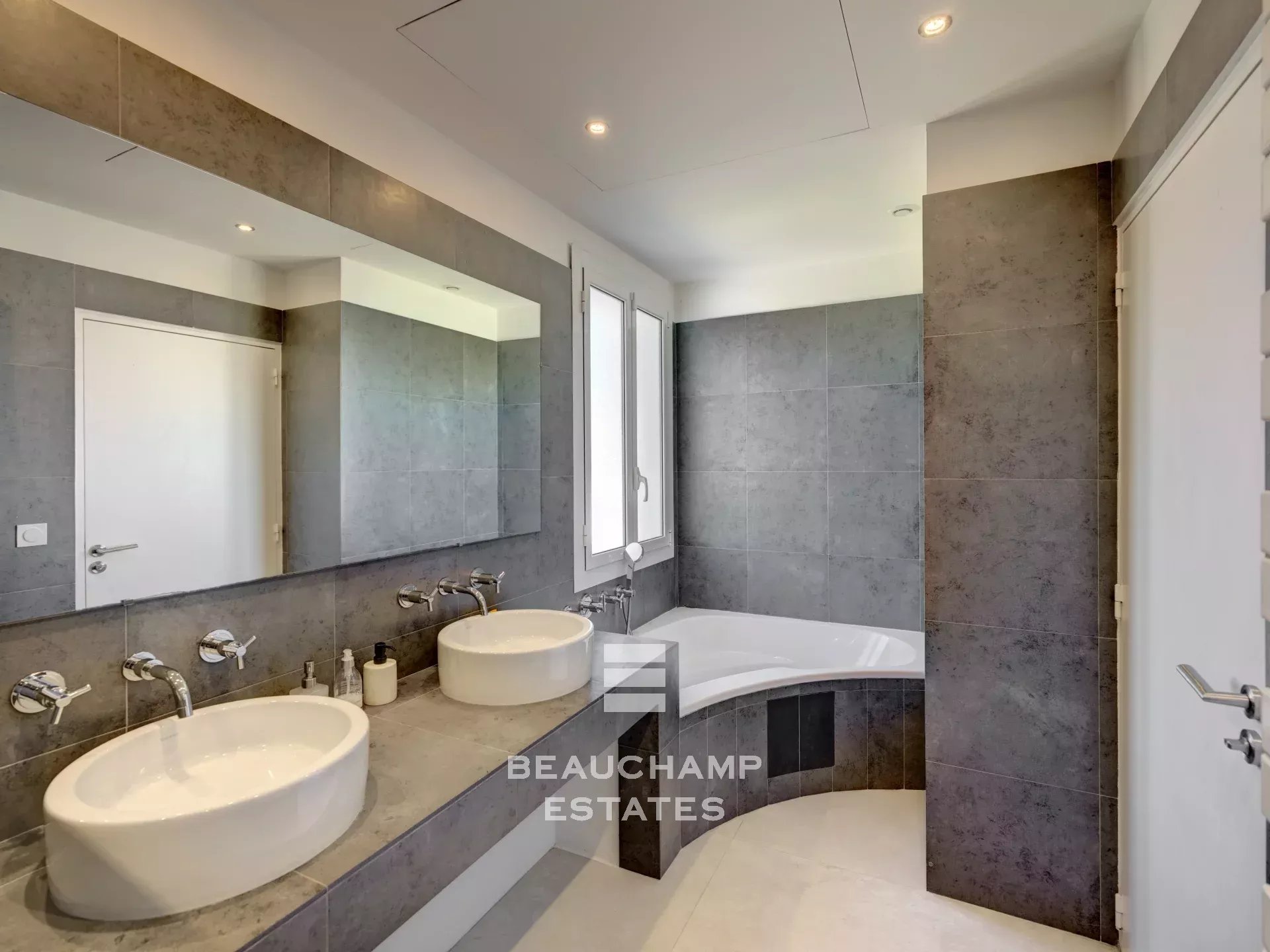 Villa néo-provençale 4 chambres avec piscine – Mougins