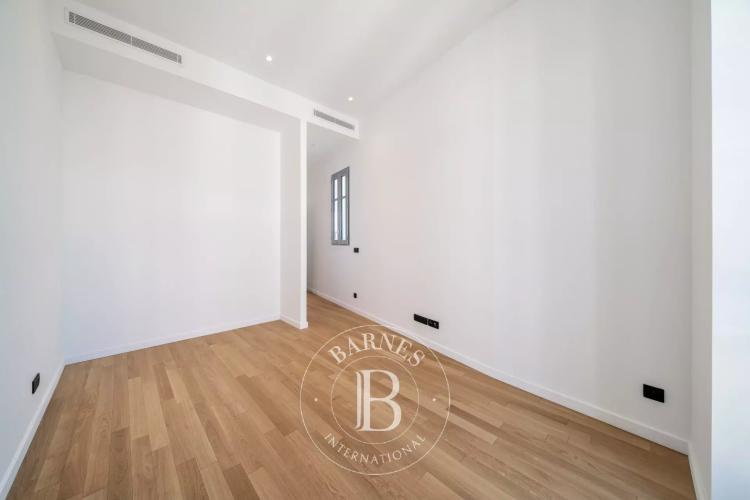 EXCLUSIVITÉ - CANNES – ARRIÈRE CROISETTE – 4 PIÈCES - BALCON - APERÇU MER