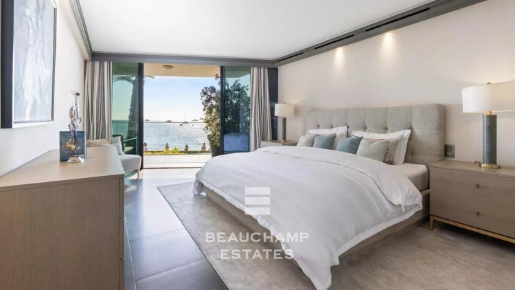 Co-exclusivité - Villa 6 chambres en front de mer - Cannes Palm Beach