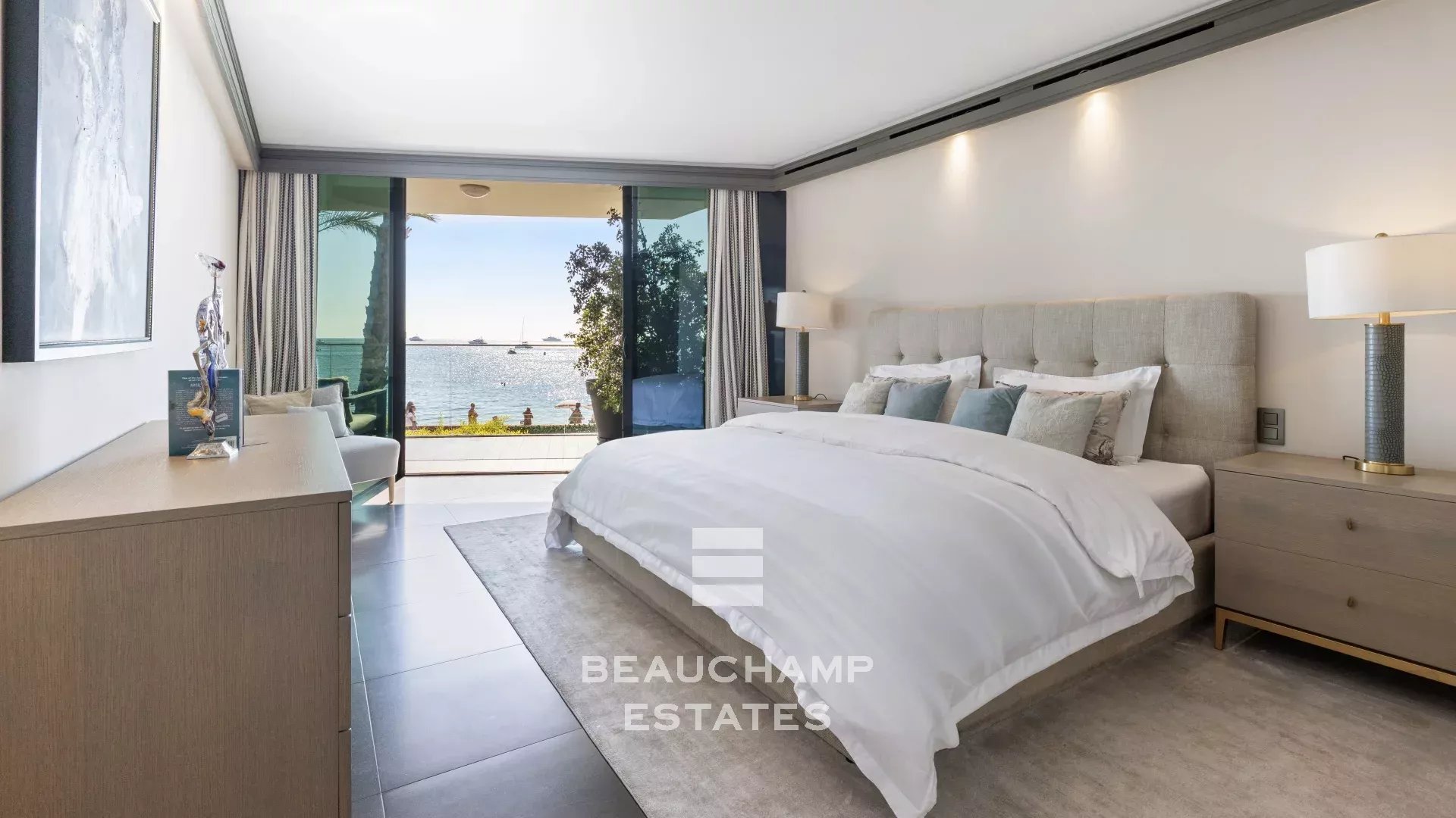 Co-exclusivité - Villa 6 chambres en front de mer - Cannes Palm Beach