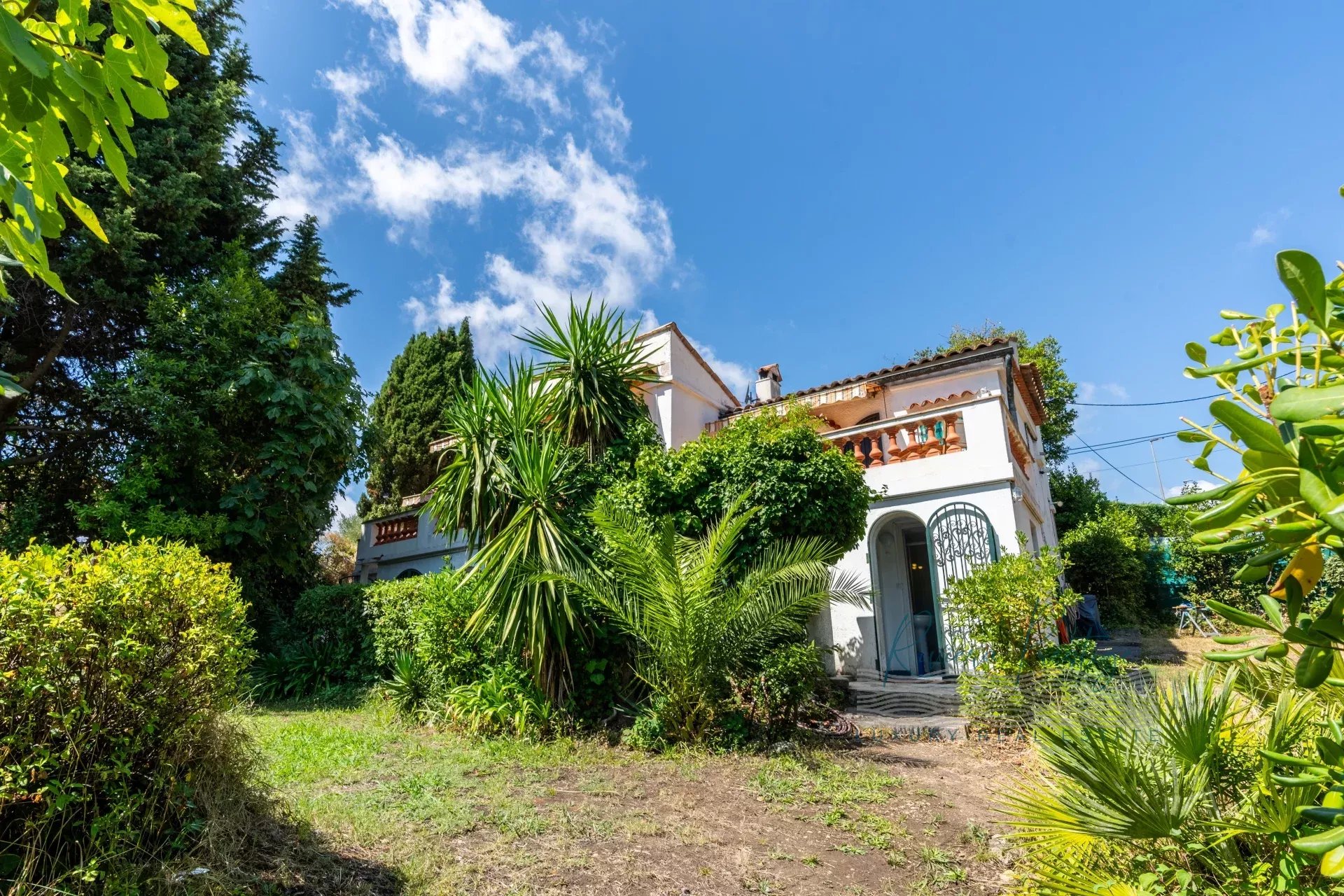 Villa de charme à rénover au calme absolu