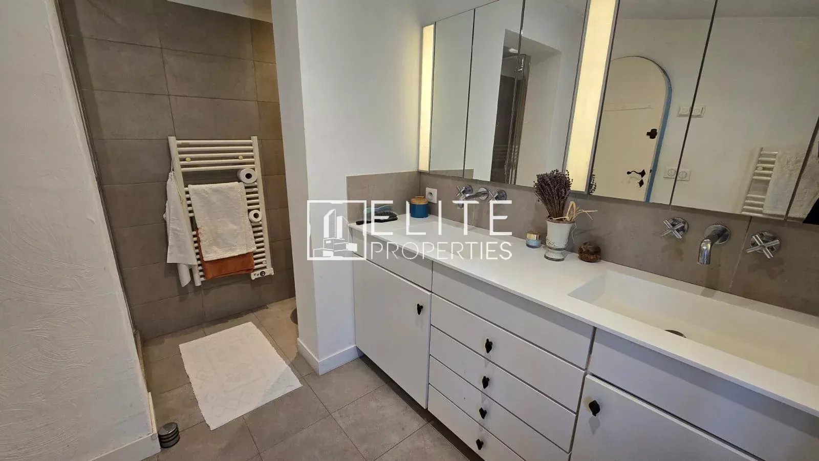 MAISON 5 PIÈCES DE 193 m² - MOUANS-SARTOUX CASTELLARAS