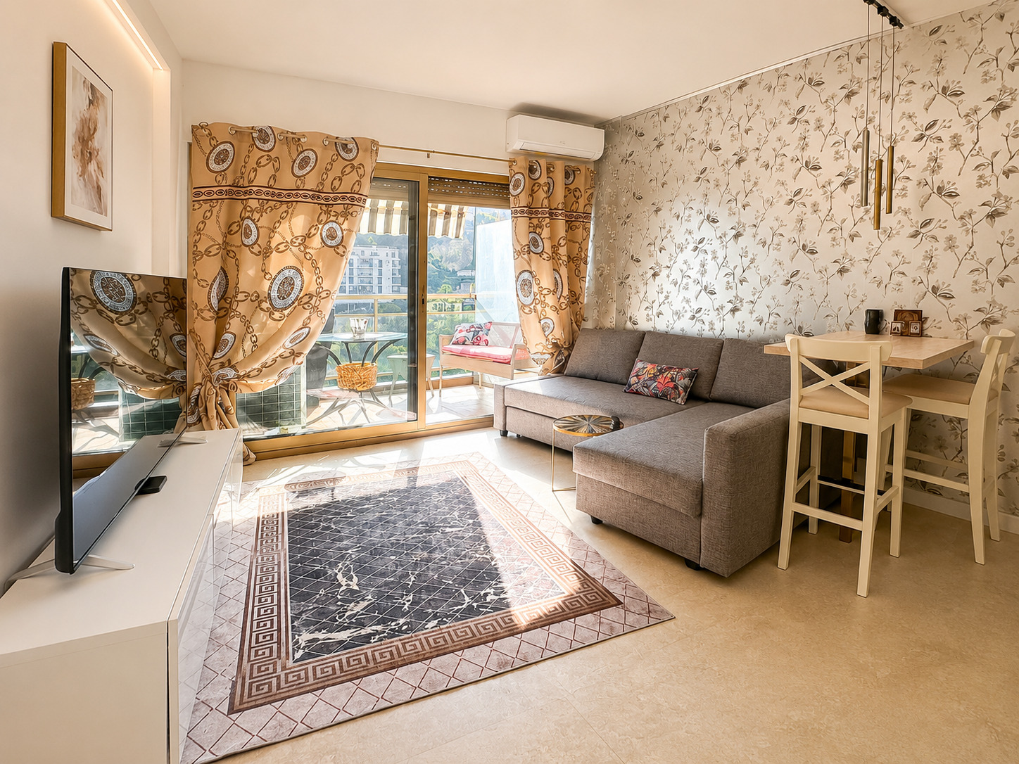 LA ROUSSE - ANNONCIADE - STUDIO EN ETAGE ELEVE